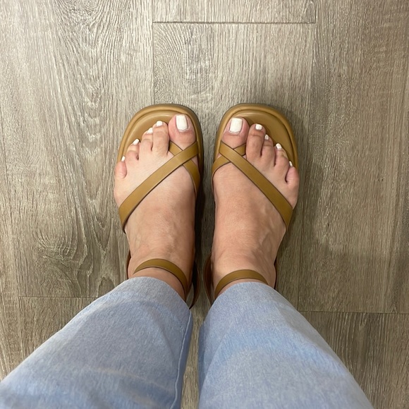 Alfani Araa Flatform Sandals - Picture 4 of 5